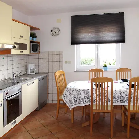 Apartment Sulina - Put111